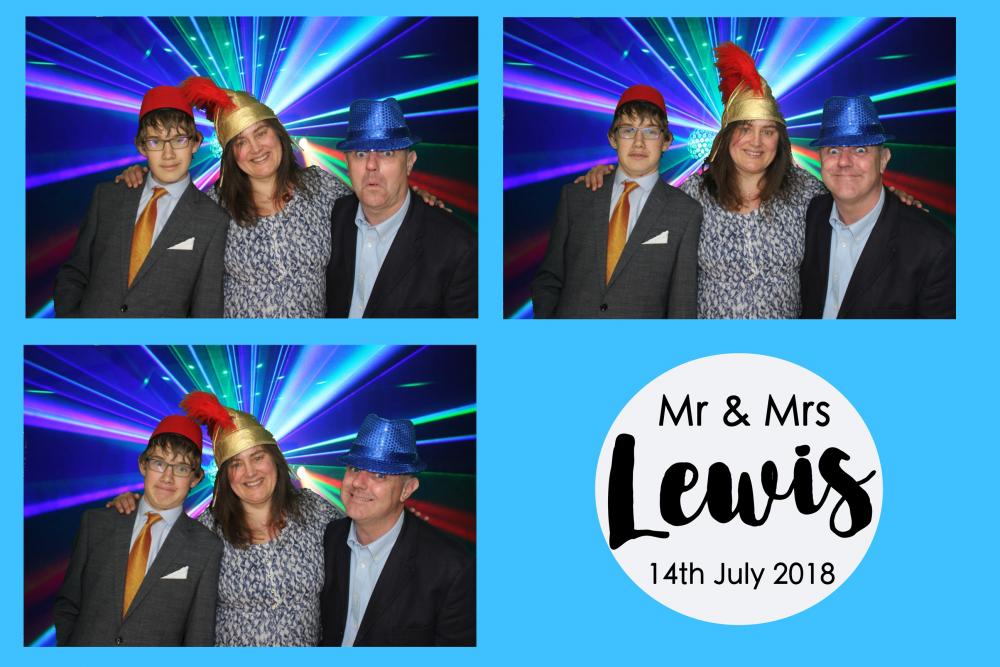 Mr & Mrs Lewis's Wedding | View more photos from the event at images.mobile-photo-booth.com/u/MobilePhotoBoothUK/Mr-Mrs-Lewiss-Wedding